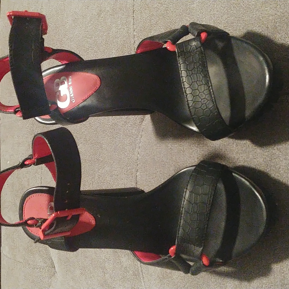 Funky Black and Fushia 5" platform sturdy leather sexy shoes. New 💕